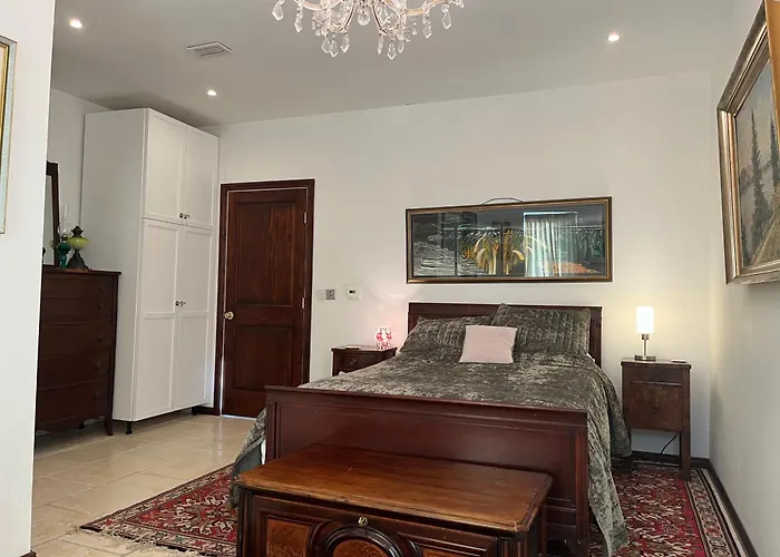 Bed & Breakfast West Colla Place